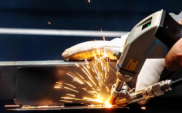 Robotic laser welding in modular home production